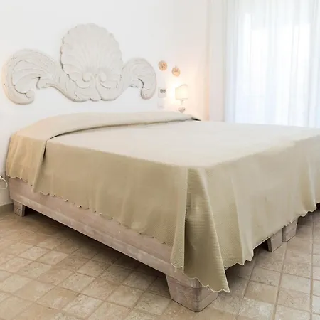 Sleeps 11 With Pool And Air Con Вилла Cala Bitta