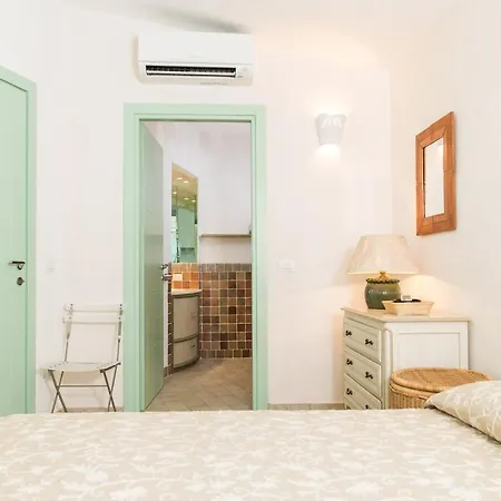 Вилла Sleeps 11 With Pool And Air Con Cala Bitta