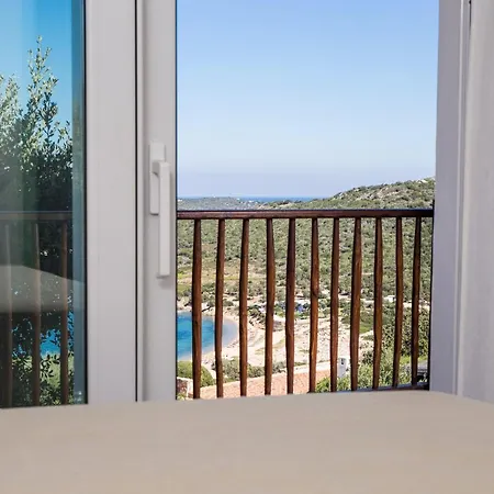 Sleeps 11 With Pool And Air Con *