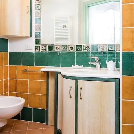 Вилла Sleeps 11 With Pool And Air Con *