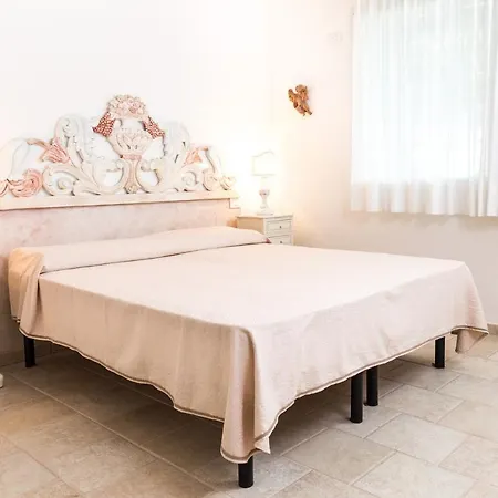 Sleeps 11 With Pool And Air Con *