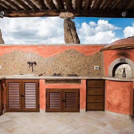 Вилла Sleeps 11 With Pool And Air Con Cala Bitta